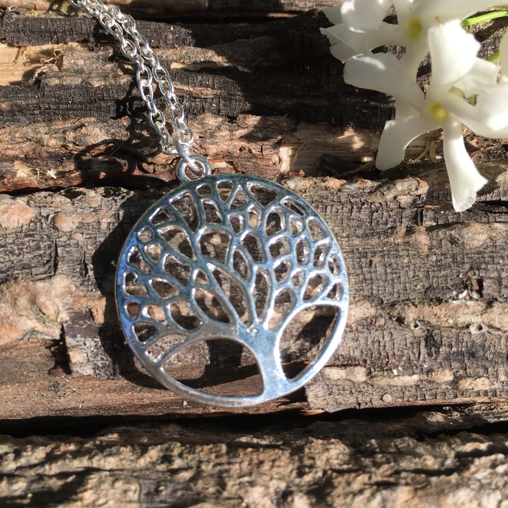 Host Pick 🦋 Tree Of Life Silver Necklace